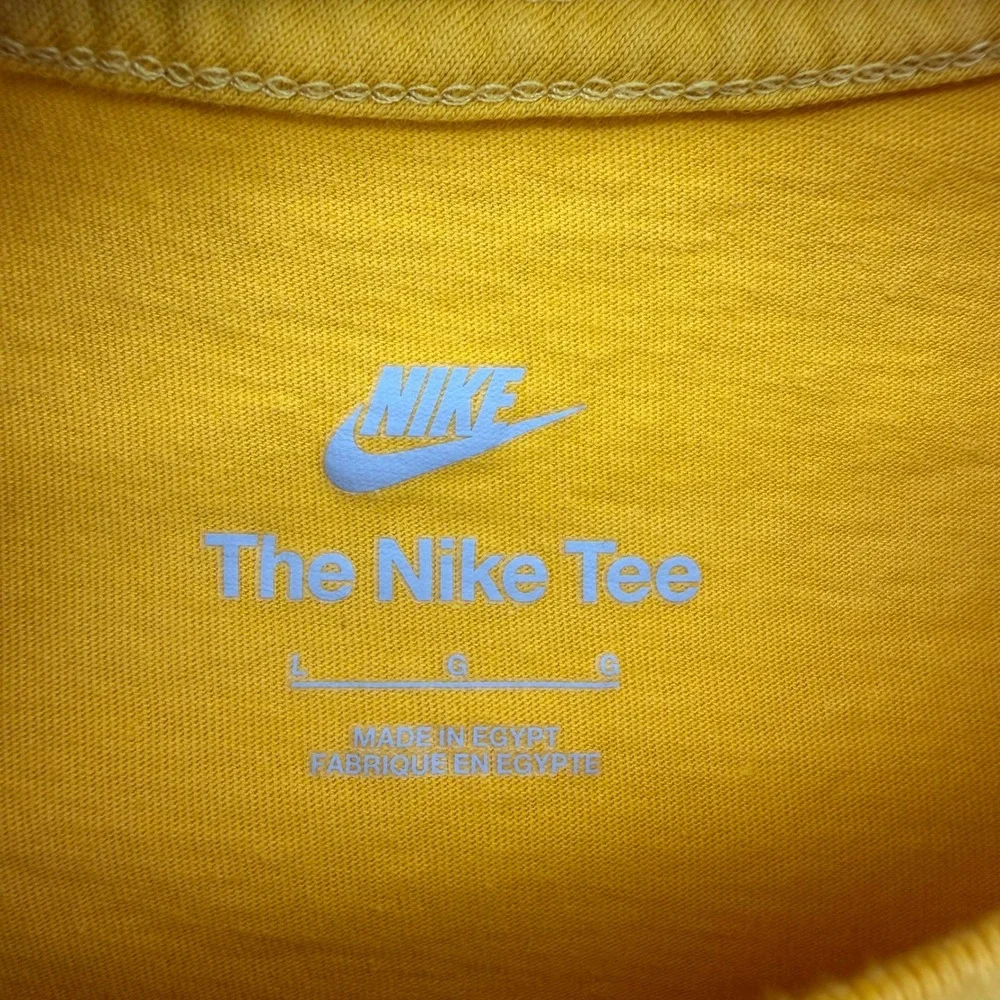 Nike Graphic T-Shirt Men Large Yellow Retro Chrome Swoosh Logo Tee